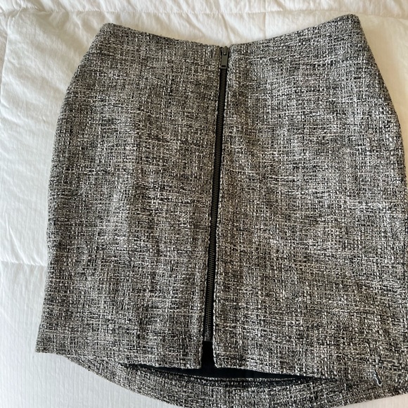 Banana republic skirt. - Picture 4 of 11
